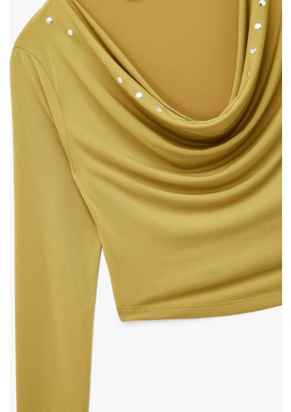 Slim Fit Uzun Kollu Metal Aksesuarlı Degaje Yaka Tişört modelleri