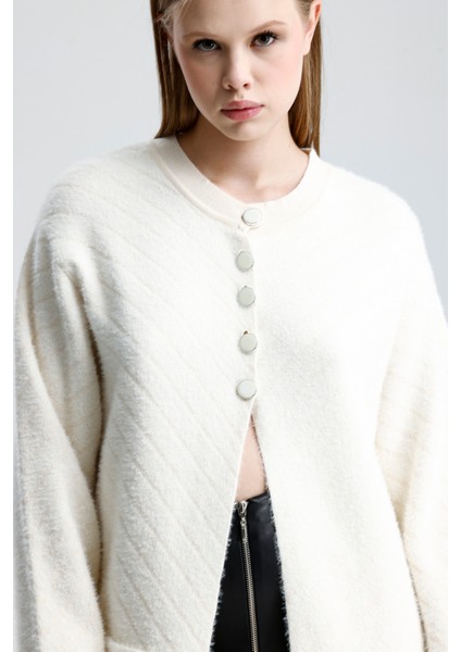 Düğme Detaylı Sakallı Triko Ceket