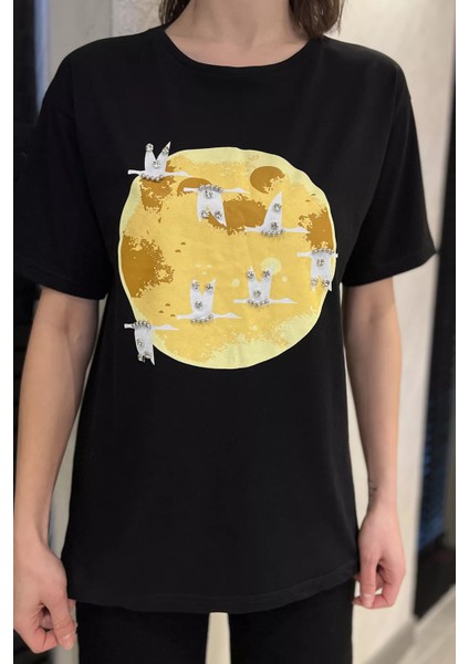 Bisiklet Yaka Taş Işlemeli Baskılı Kadın Tişört P-00016724 fırsatları