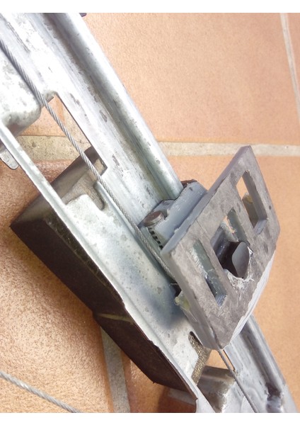 Renault Megane Iı - Elektrikli Cam, Cam Sileceği Kriko Yedek Parçası Plastiği Renk Siyah - 2046330 fiyatları