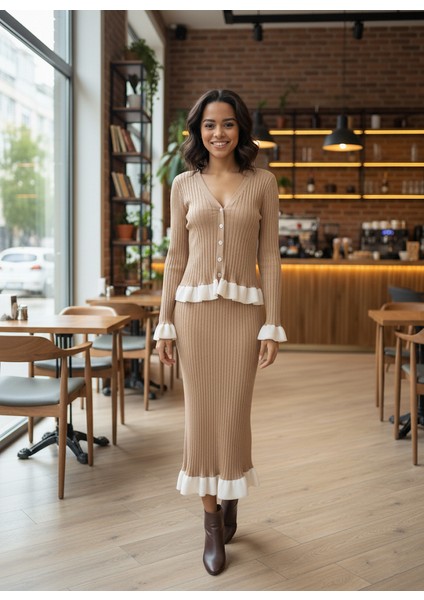 Fitilli Fırfır Detaylı Etek Bluz Triko Takım