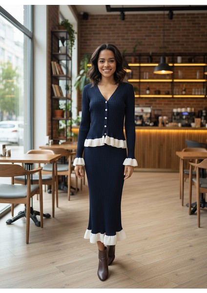 Fitilli Fırfır Detaylı Etek Bluz Triko Takım