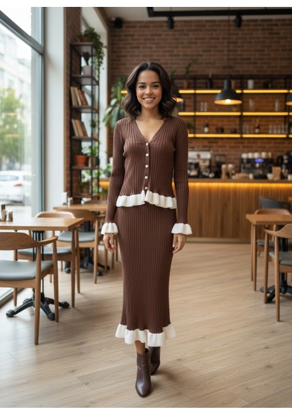 Fitilli Fırfır Detaylı Etek Bluz Triko Takım