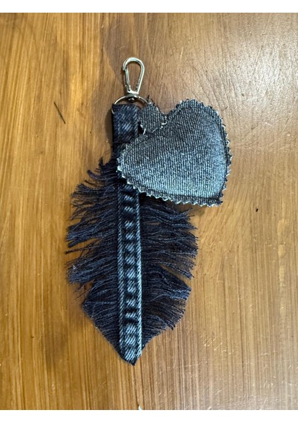 El Işçiliği Kalp Yaprak Detaylı Denim Çanta Charm
