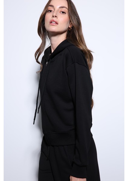 Siyah Kapüşonlu Kadın Sweatshirt fiyatları