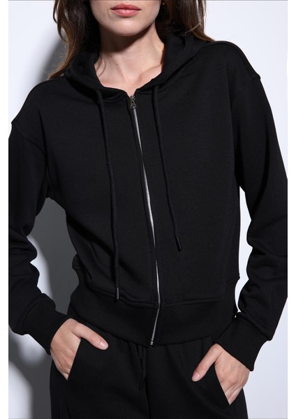 Siyah Kapüşonlu Kadın Sweatshirt fırsatları