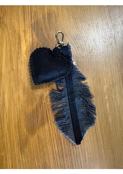 El Işçiliği Kalp Yaprak Detaylı Denim Çanta Charm