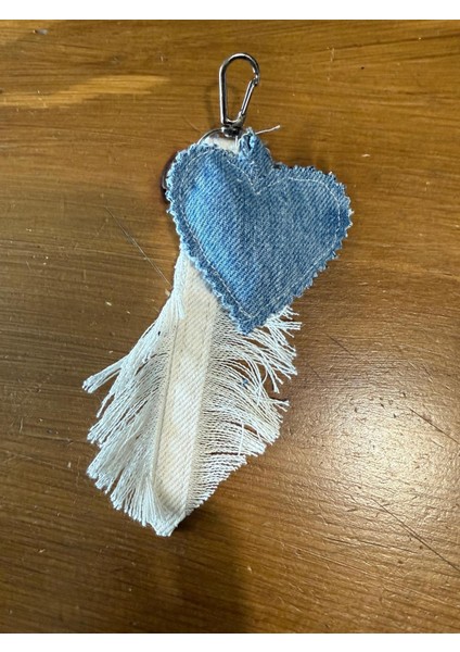 El Işçiliği Kalp Yaprak Detaylı Denim Çanta Charm fiyatları