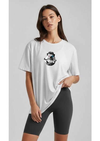 Meditasyon Yapan Kirpi Baskılı Oversize Pamuklu Beyaz T-Shirt