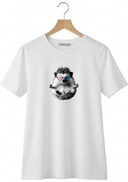 Meditasyon Yapan Kirpi Baskılı Oversize Pamuklu Beyaz T-Shirt fırsatları