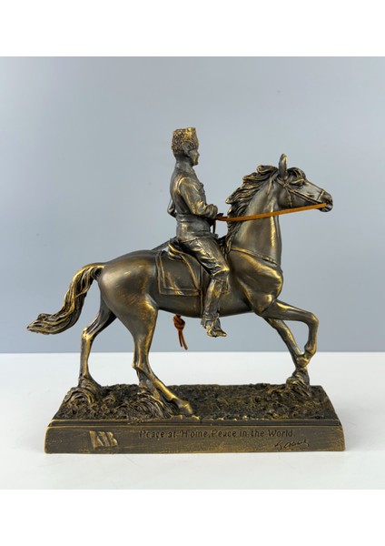 Mustafa Kemal Atatürk Heykeli 26 x 24 cm modelleri