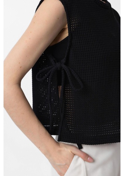 Siyah Bağcıklı Örgü Dokulu Kadın Top modelleri