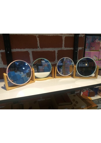 Ahşap Ayaklı Makyaj Aynası