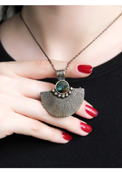 Doğal Taş Labradorit Doğal Taşlı Desenli Otantik Kadın Kolye 45 cm Zincirli EUK26LBT fiyatları