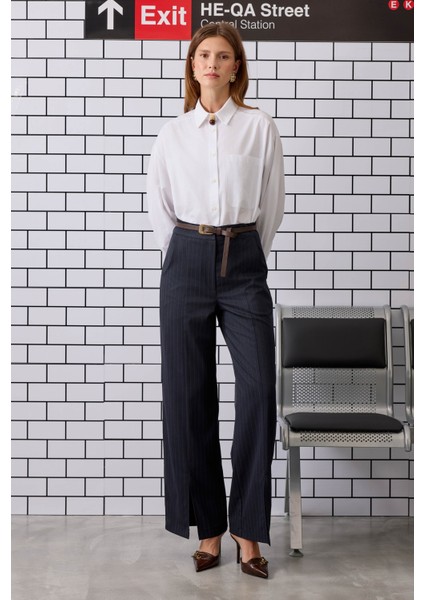 Yırtmaç Detaylı Pantolon Lacivert