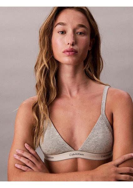 Calvın Kleın Kadın Marka Logolu Beyaz Elastik Bantlı Gri Sütyen LV00QF8369 P7A fiyatları