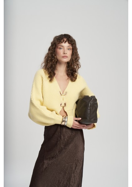 Luna Metal Detay Sarı Kısa Triko Hırka