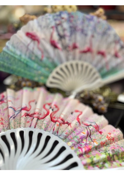 Plastik Desenli Yelpaze