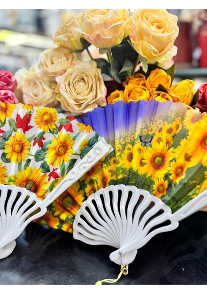 Plastik Desenli Yelpaze