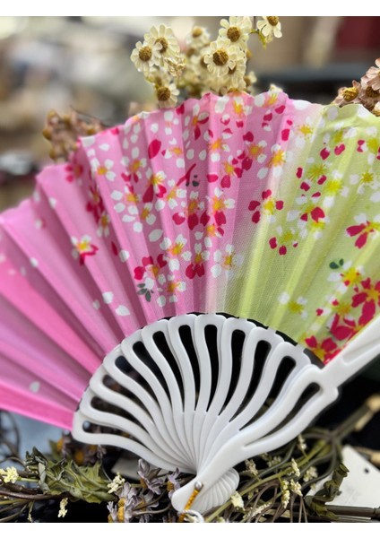 Plastik Desenli Yelpaze