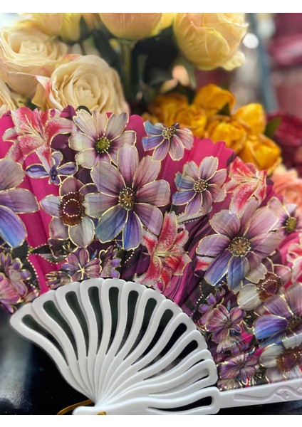 Plastik Desenli Yelpaze