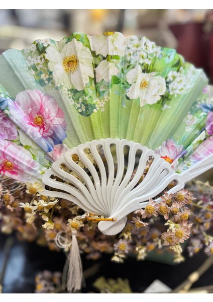 Plastik Desenli Yelpaze