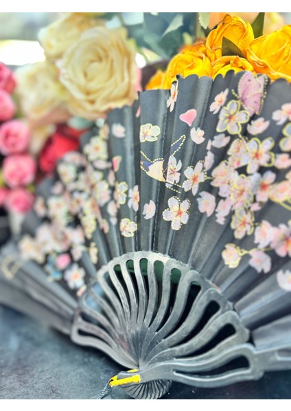 Plastik Desenli Yelpaze