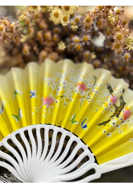 Plastik Desenli Yelpaze