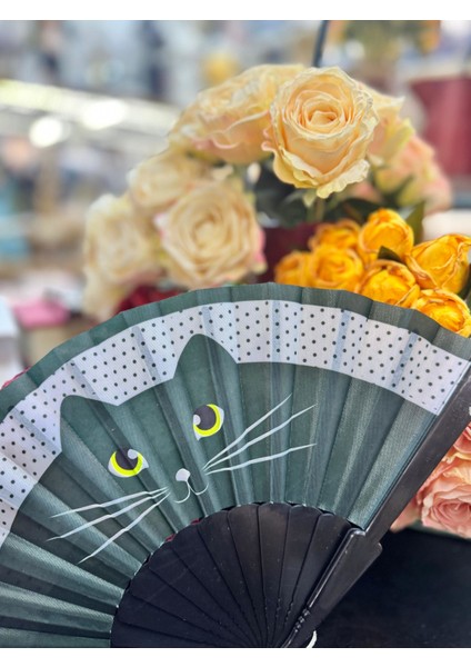 Plastik Kedi Tasarımlı Yelpaze