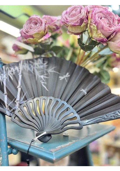 Plastik Desenli Yelpaze