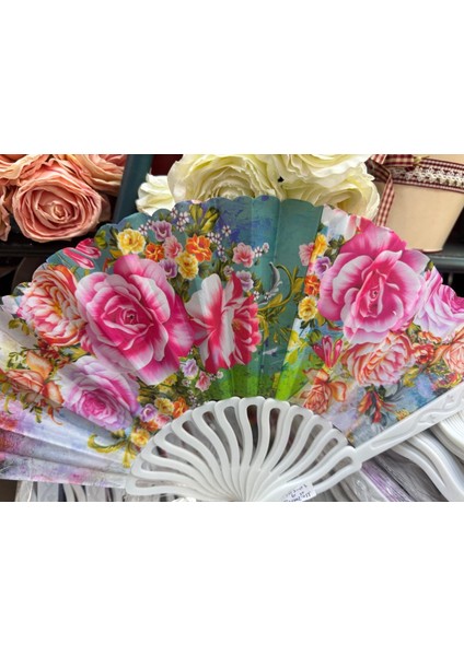 Plastik Desenli Yelpaze