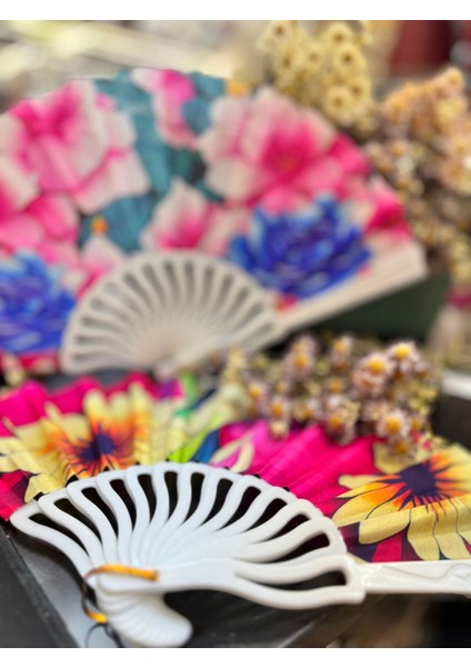 Plastik Desenli Yelpaze