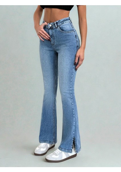 Kadın Ispanyol Paça Yırtmaçlı Jeans Mavi