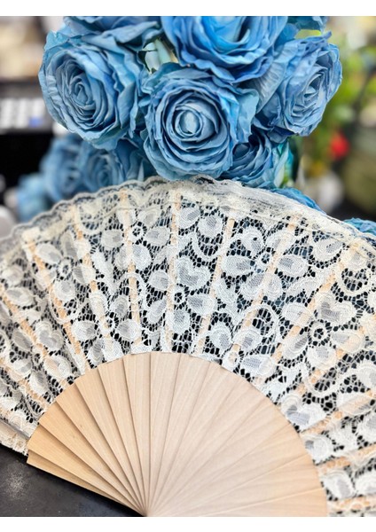 Bambu Dantelli Yelpaze Beyaz