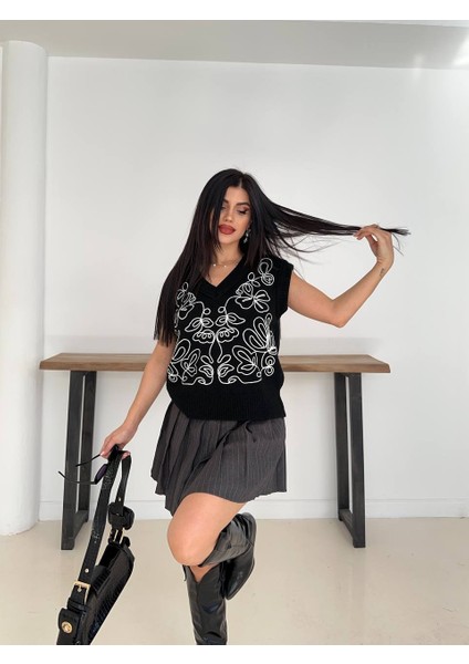 Desen Detaylı V Yaka Süveter modelleri