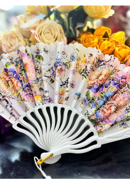 Plastik Desenli Yelpaze