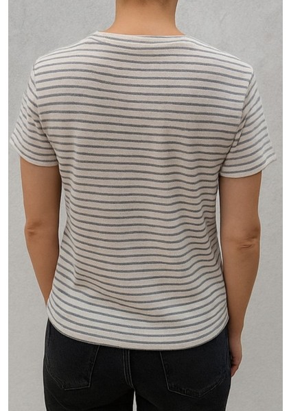 Unisex Çizgi Desenli Bisiklet Yaka Tişört fırsatları