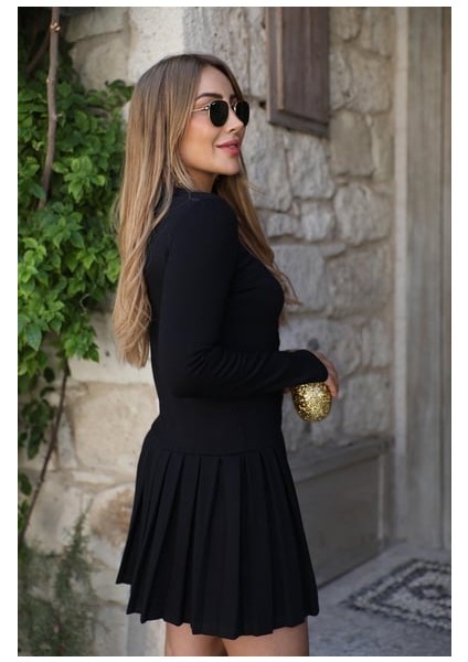 Buketli Kadın Uzun Kollu Eteği Pliseli Iri Düğme Detaylı Kısa Elbise modelleri