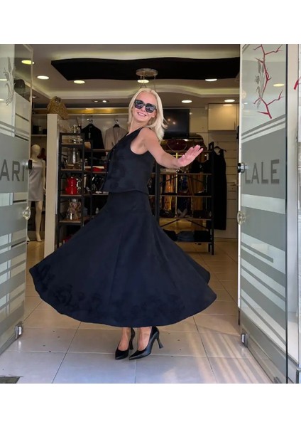 Nakış Detaylı Süet Yelek fırsatları