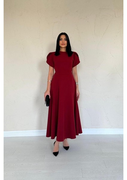 Bordo Arkası Fiyonk Garnili Britli Elbise fiyatları