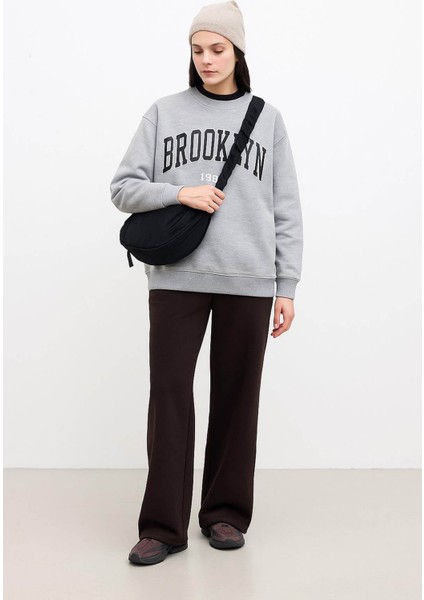 Bisiklet Yaka Oversize Baskılı Gri Kadın Sweatshirt 25K0013K1 fiyatları