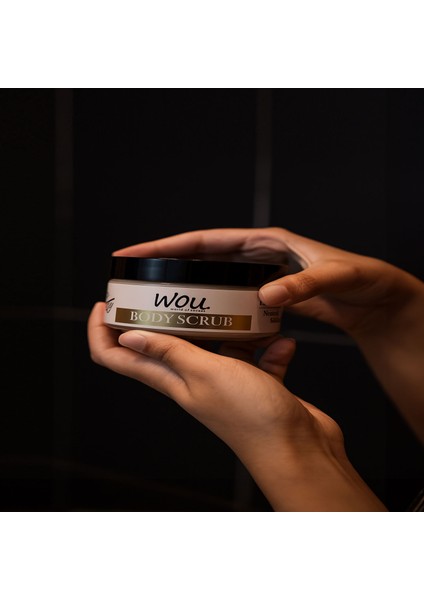 Milk Therapy Body Scrub Sıkılaştırıcı,arındırıcı,nemlendirici Vücut Peelingi 250 ml fırsatları