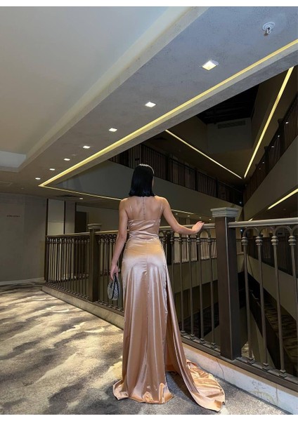 Ince Askılı Göğüs Drapeli Saten Elbise Vızon 582243 modelleri