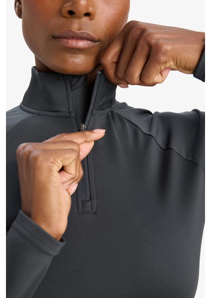 Fit Standart Fit Dik Yaka Fermuarlı İçi Yumuşak Tüylü Sporcu Uzun Kollu Tişört