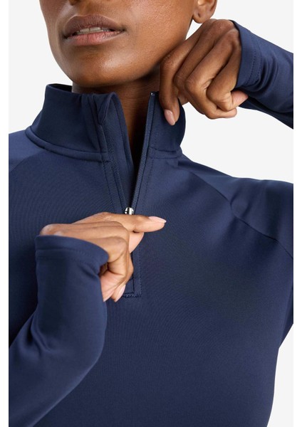 Fit Standart Fit Dik Yaka Fermuarlı İçi Yumuşak Tüylü Sporcu Uzun Kollu Tişört