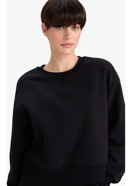 Boxy Fit Bisiklet Yaka Basic Düz Sweatshirt B8568AX25AU fırsatları