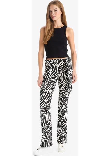 Fitted Zebra Desenli İspanyol Paça Pantolon G2988AX25WN fırsatları