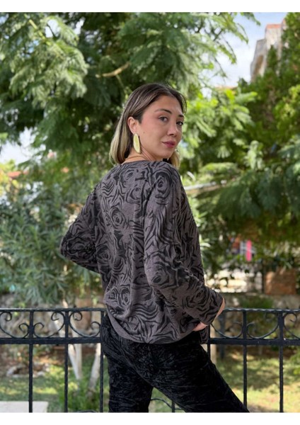 NC1128 Italyan V Yaka Gül Desenli Triko Bluz Kahve indirimleri
