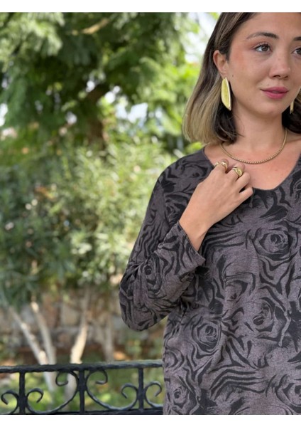 NC1128 Italyan V Yaka Gül Desenli Triko Bluz Kahve