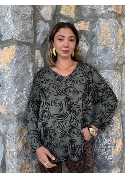 NC1128 Italyan V Yaka Gül Desenli Triko Bluz Haki